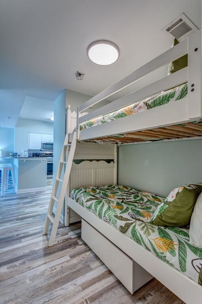 Building Photo - 998 Gulfside Ct