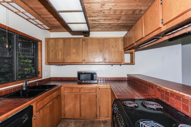 Building Photo - 3368A Anoai Pl