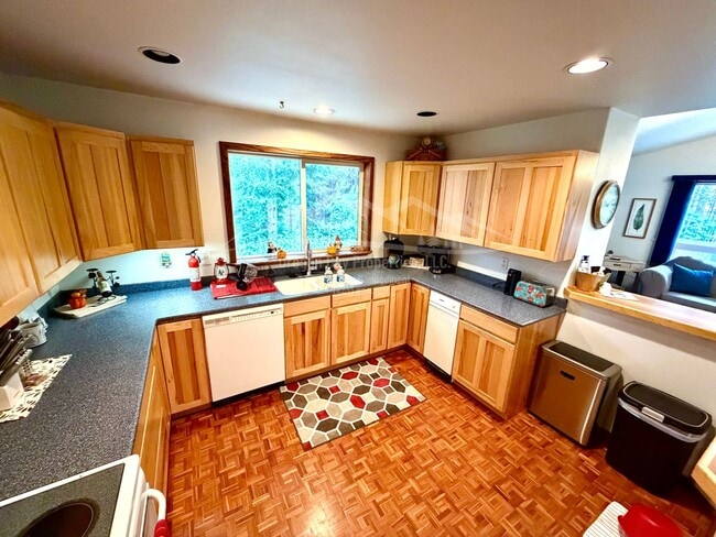 Building Photo - 70051 Stage Rd