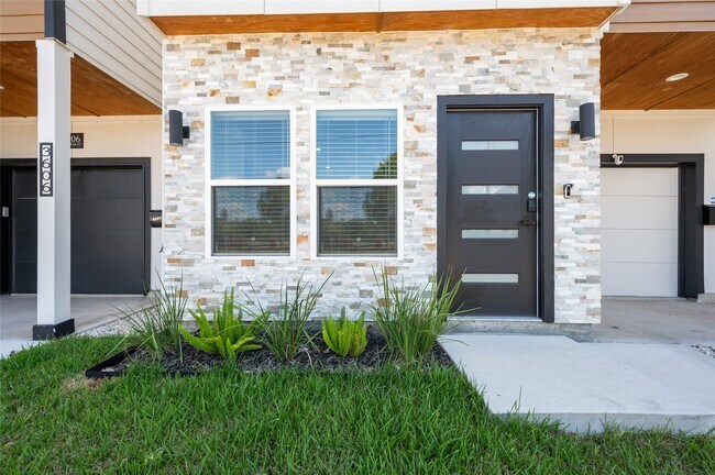 Building Photo - 7089 Tierwester St