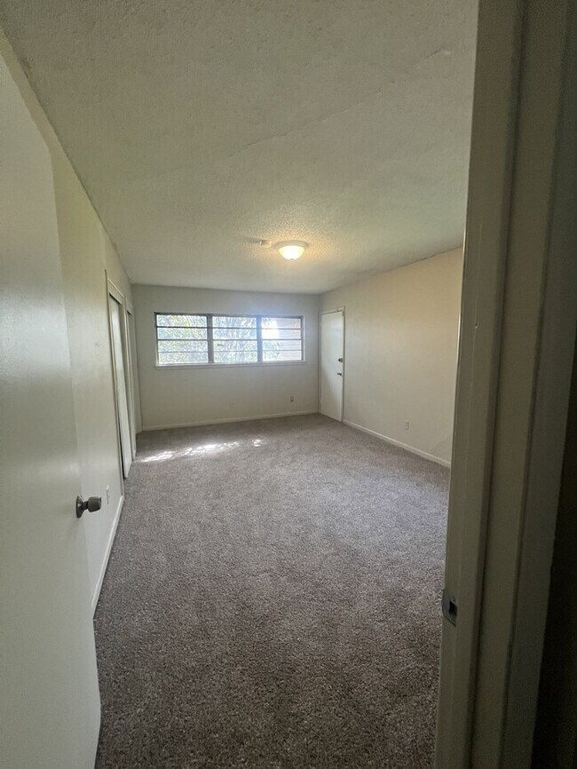 Building Photo - 5632 Mac Arthur Dr