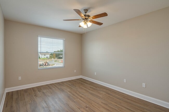 Building Photo - 1047 Oak Hammock