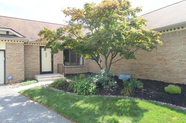 Building Photo - 1959-1961 Bayswater Dr.