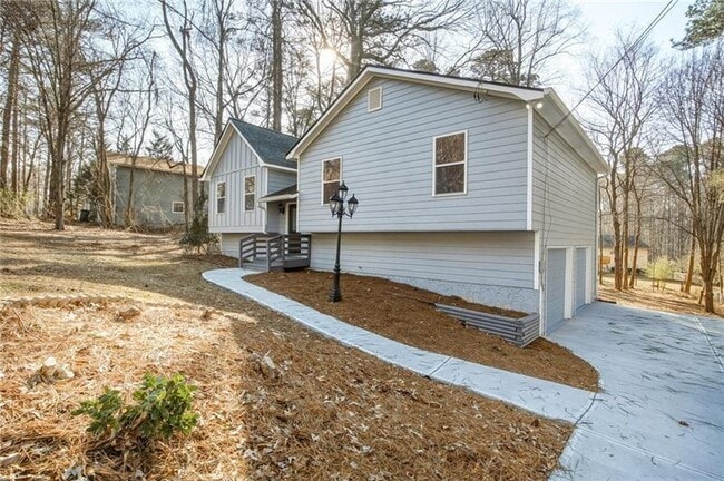 Building Photo - 5825 Stonehaven Dr NW