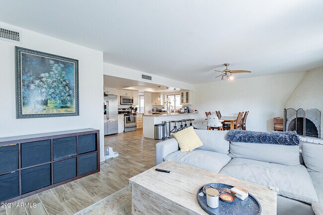 Building Photo - 4353 E Pearce Rd