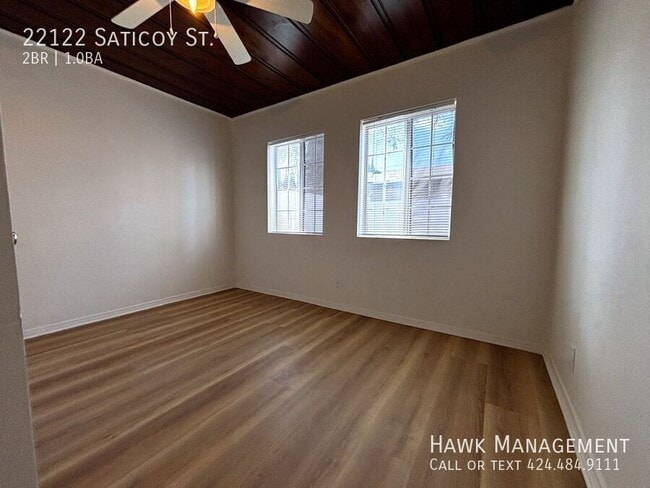 Building Photo - 22122 Saticoy St