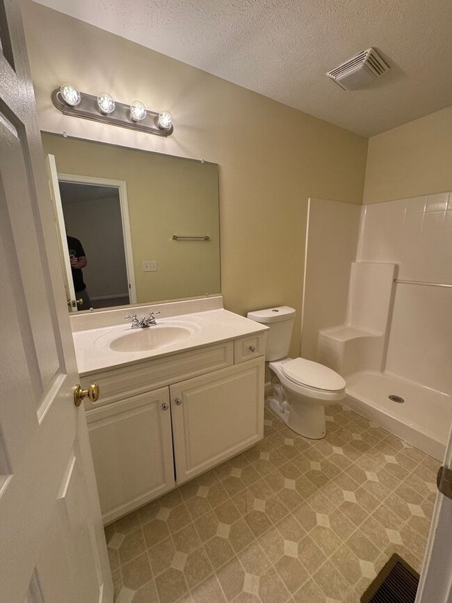 Building Photo - Taylor Spring Townhouse With Garage and Basement