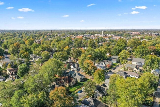 Building Photo - Charming 1 Bedroom near Noblesville High School and Downtown.