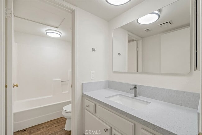 Building Photo - 1113 Turquoise St