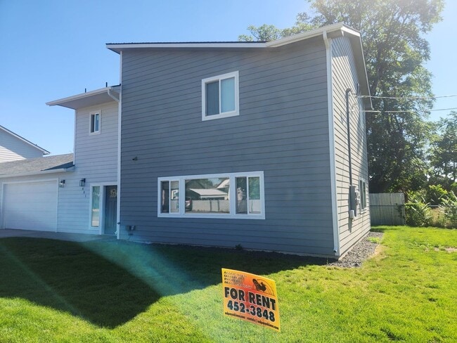 Building Photo - 801 N 24th Ave