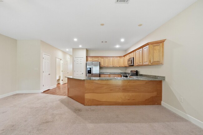 Building Photo - 503 Arbor Lake Dr
