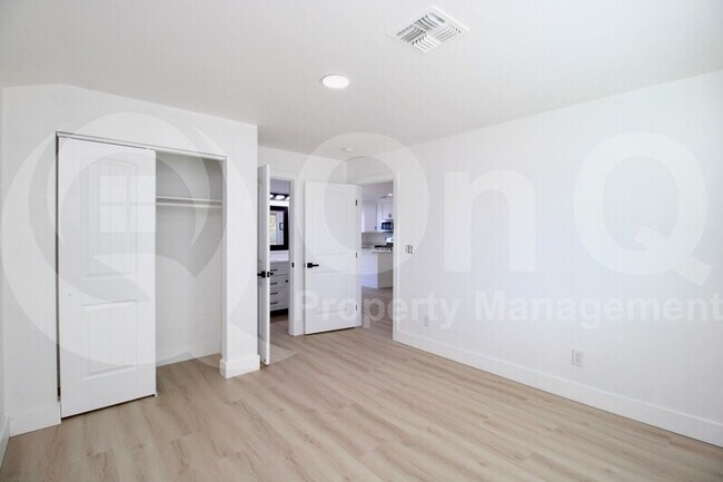 Building Photo - 4148 N 15th Ave