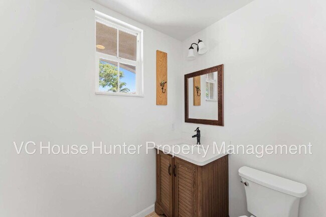 Building Photo - 4 Bedroom 2.5 Bath in Oxnard