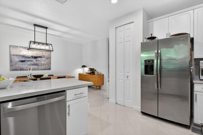 Building Photo - 4012 Devenshire Ct