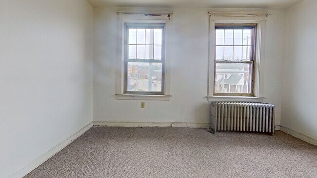 Building Photo - 1303 Mt Rose Ave