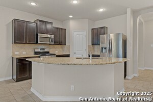 Building Photo - 611 Rose Spoonbill