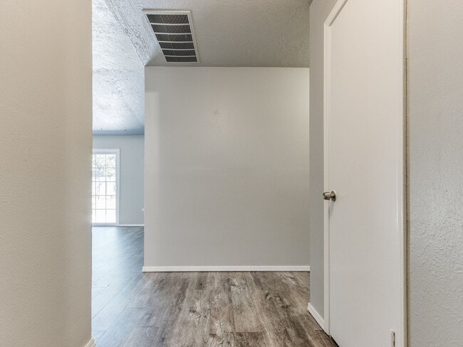 Building Photo - Recently Remodeled home in Norman