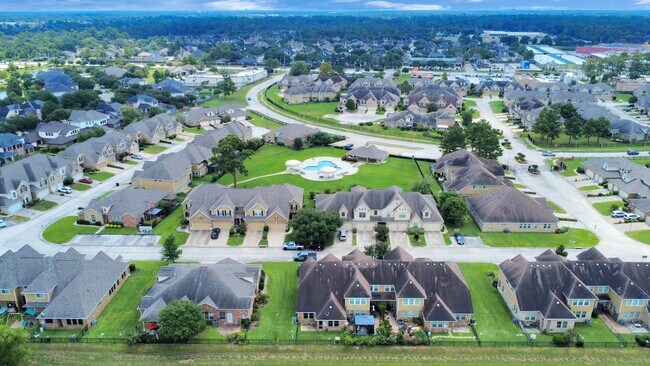 Building Photo - 8428 Willow Loch Dr