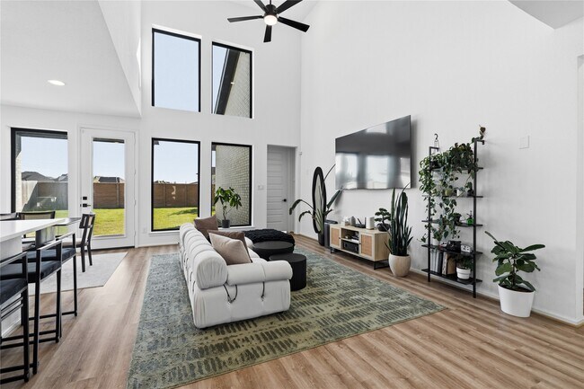 Building Photo - 2427 Mount Healy Ct