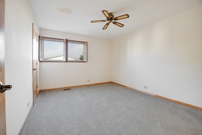 Building Photo - 717 Whitesail Dr