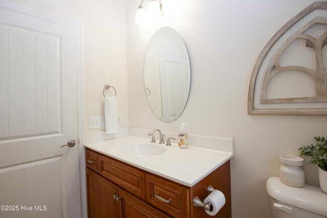 Building Photo - 5 Kemper Woods Ct