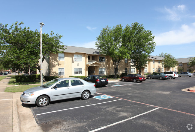 Building Photo - Legacy Pointe