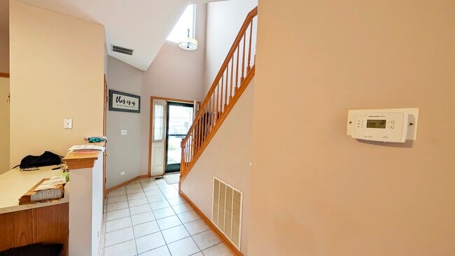 Building Photo - 1025 Woodview Ct