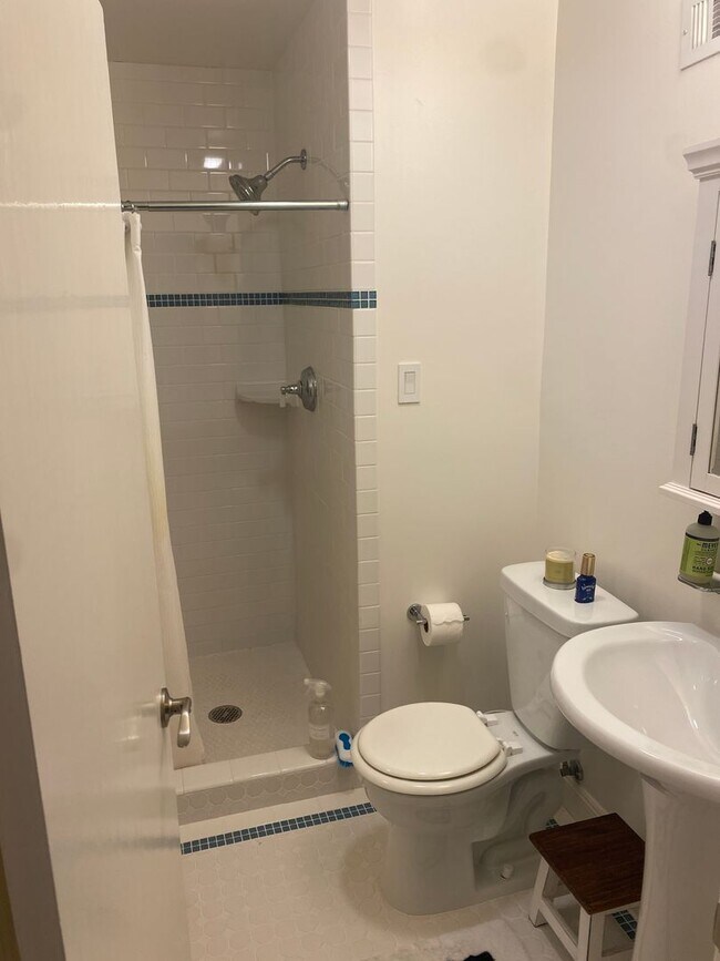 Building Photo - Fully Furnished House in South San Francisco - 2 Bedroom, 2 Bathroom