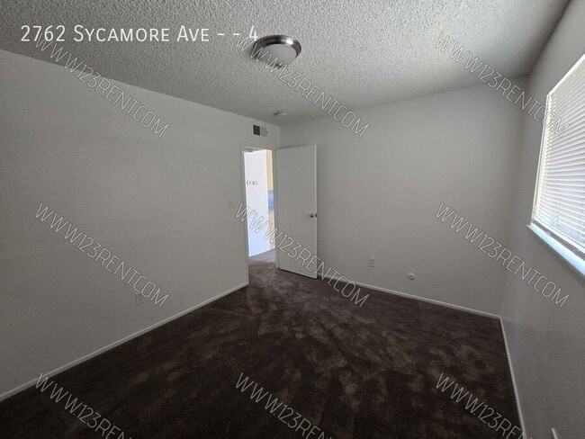 Building Photo - 2762 Sycamore Ave