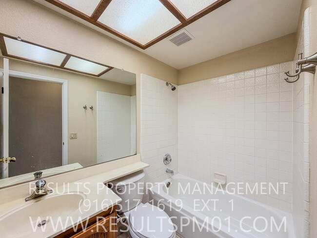 Building Photo - 112 Dyrell Way