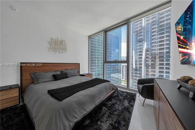 Building Photo - 300 Biscayne Blvd Way