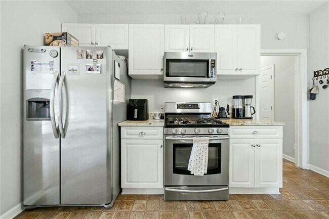 Building Photo - 983 Aspen Dr