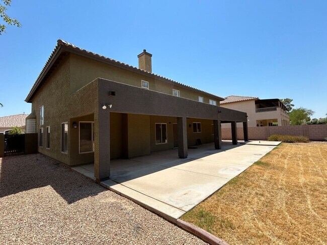 Building Photo - 13026 W Modesto Dr