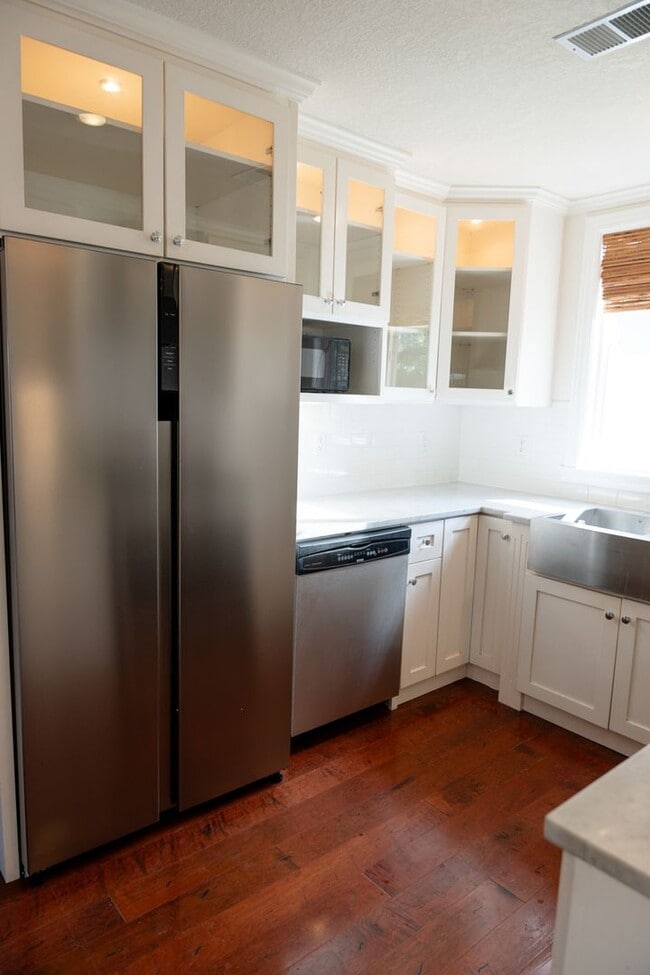 Building Photo - Wow! What a Great Home! Available Now!
