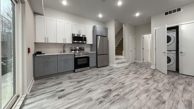 Building Photo - 701 N 40th St