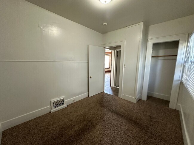 Building Photo - Wesley St 336-338 W