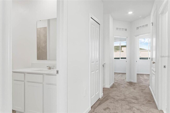Building Photo - 353 Bogey Dr