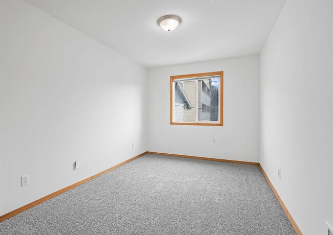 Building Photo - 3010 Norton Ave