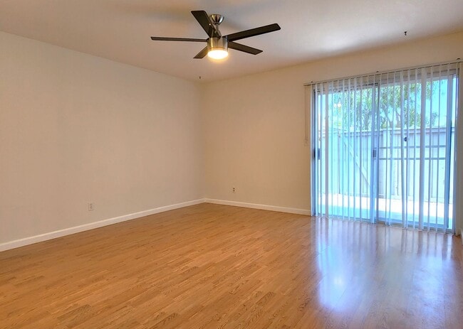 Building Photo - Rarely Available, Single-story, 2Bd 2Ba re...
