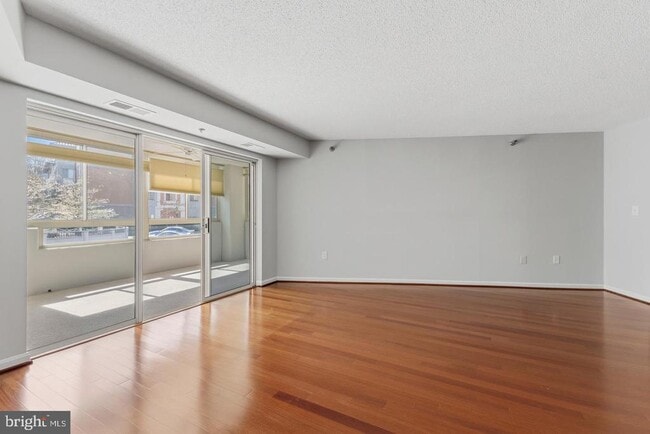 Building Photo - 14801 Pennfield Cir