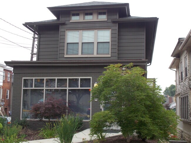 Building Photo - 1308 Peermont Ave