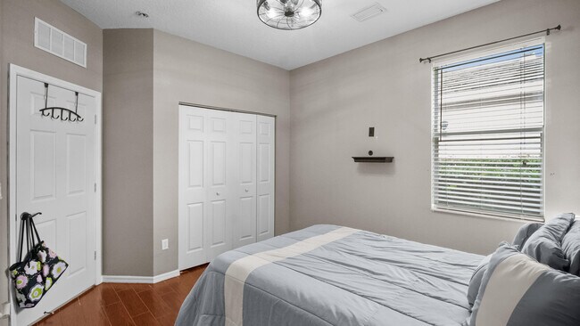 Building Photo - 222 Manatee Springs Way