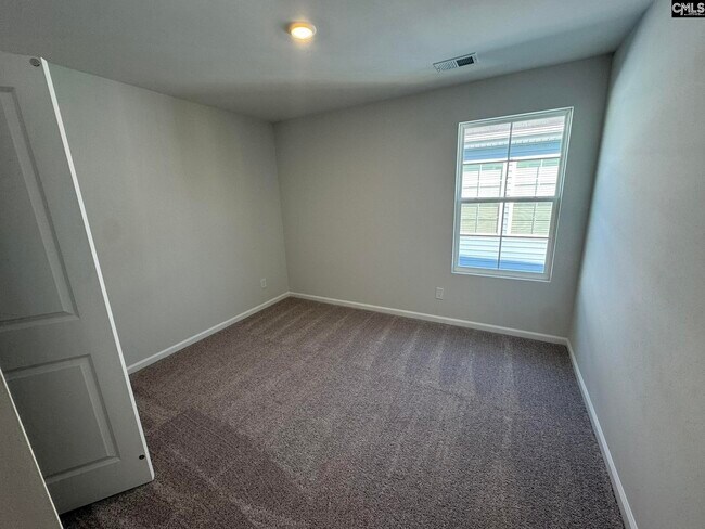 Building Photo - 3081 Hallsdale Dr