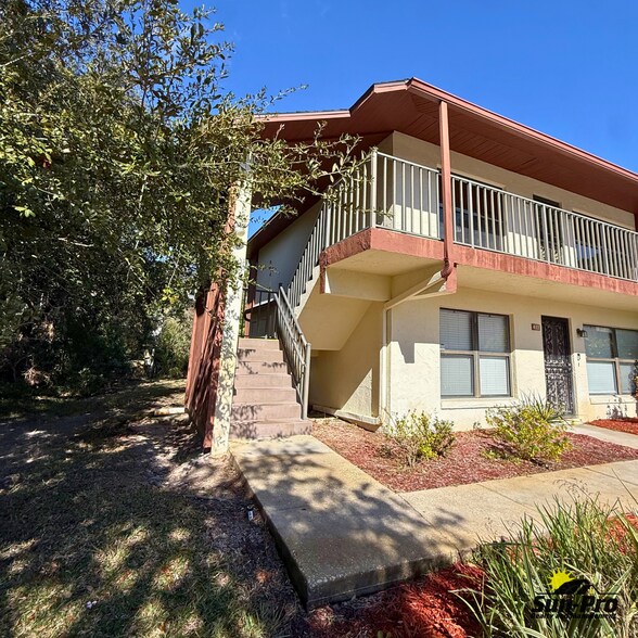 Building Photo - 108 Lacosta Ln