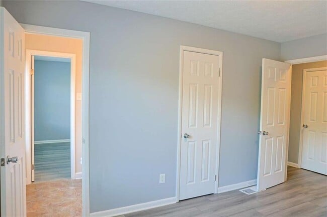 Building Photo - 130 Mimosa Dr