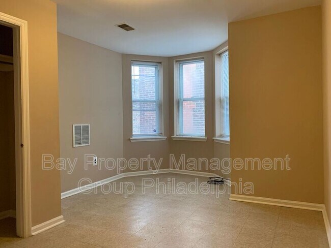 Building Photo - 3035 Frankford Ave