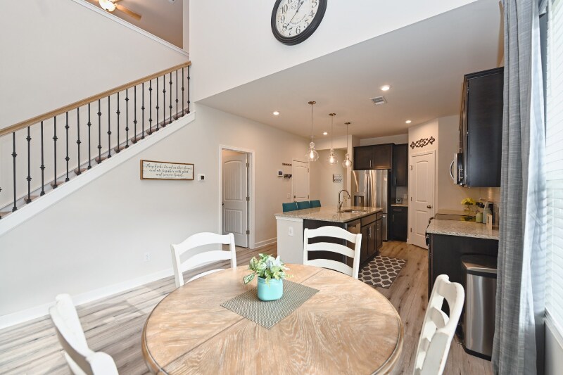 Building Photo - 3031 Duvall Dr