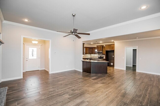 Building Photo - ***1104 S. Taylor ***