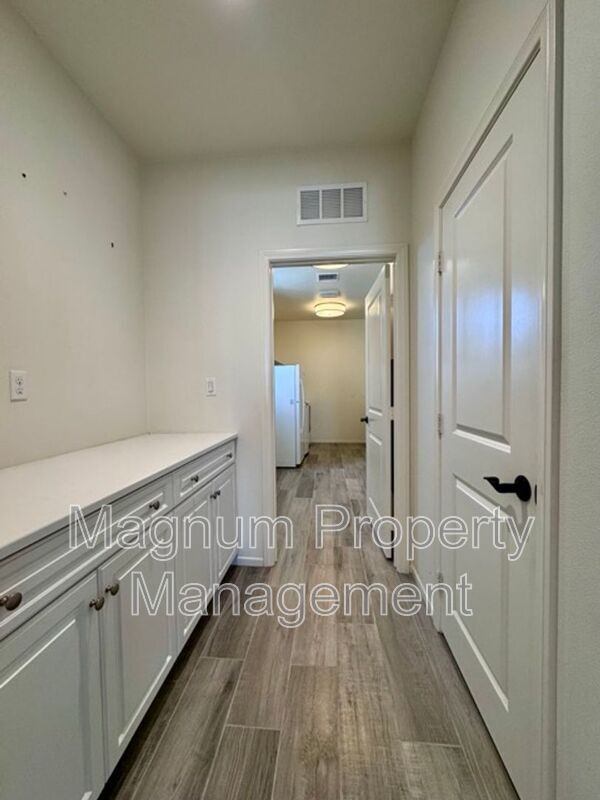 Building Photo - 34913 Limecrest Pl