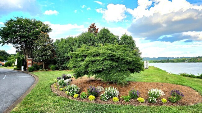 Building Photo - 1103 Centennial Dr